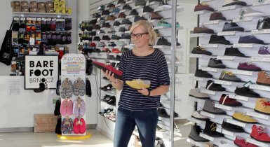 Wie schafft ein Barfußverkäufer - Barefoot Brno - erfolgreich die Koronakrise?
