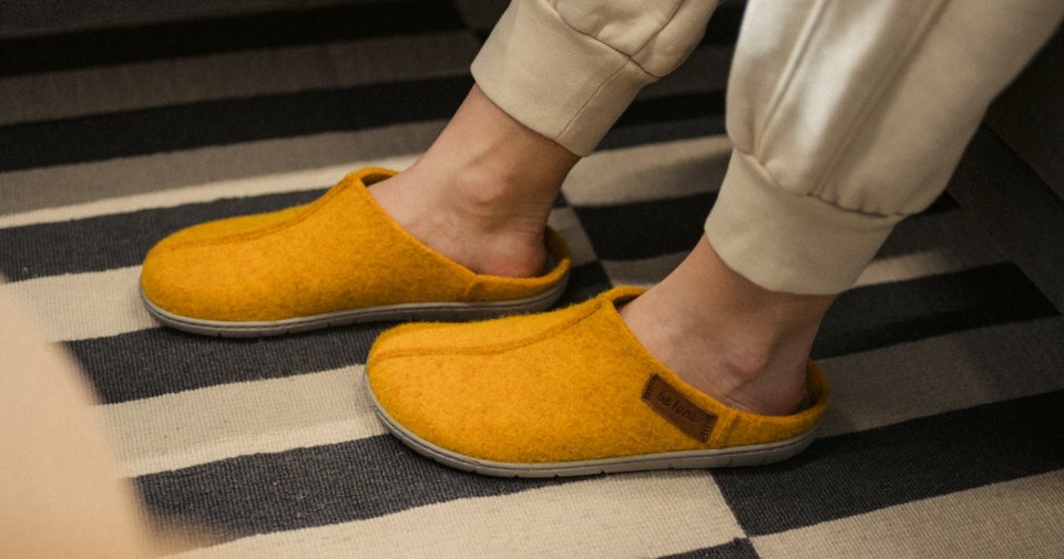 Barefoot pantuflas Be Lenka Chillax - Amber Yellow