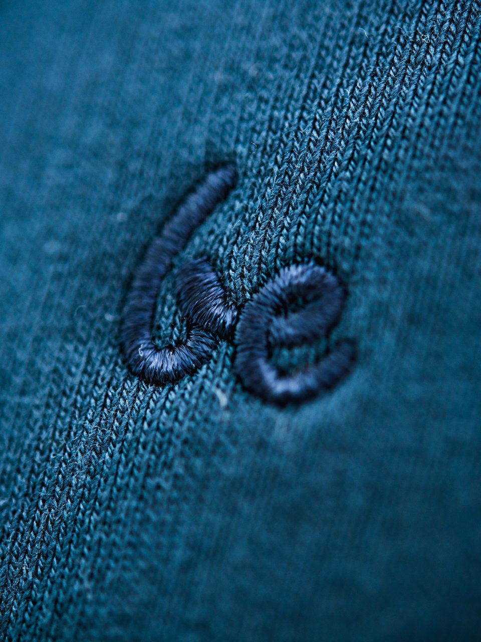 Férfi pulóver kapucni nélkül Be Lenka Essentials - Dark Blue