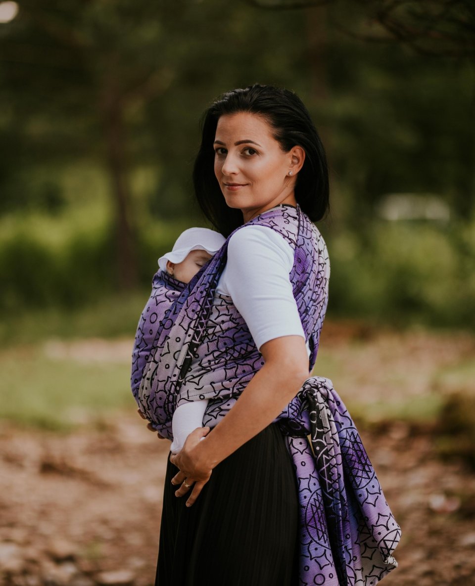 💕 In the first months, a mother's closeness is crucial for a baby's proper development. A small baby needs the sense of safety and security that the mother provides 🤱

Be Lenka wraps allow you to strengthen this closeness in a way that is less burdensome for the mother and safe and comfortable for the baby 😇
.
.
.
.
.

#belenkababywearing #summersale #babycarriers #babywraps #motherlove