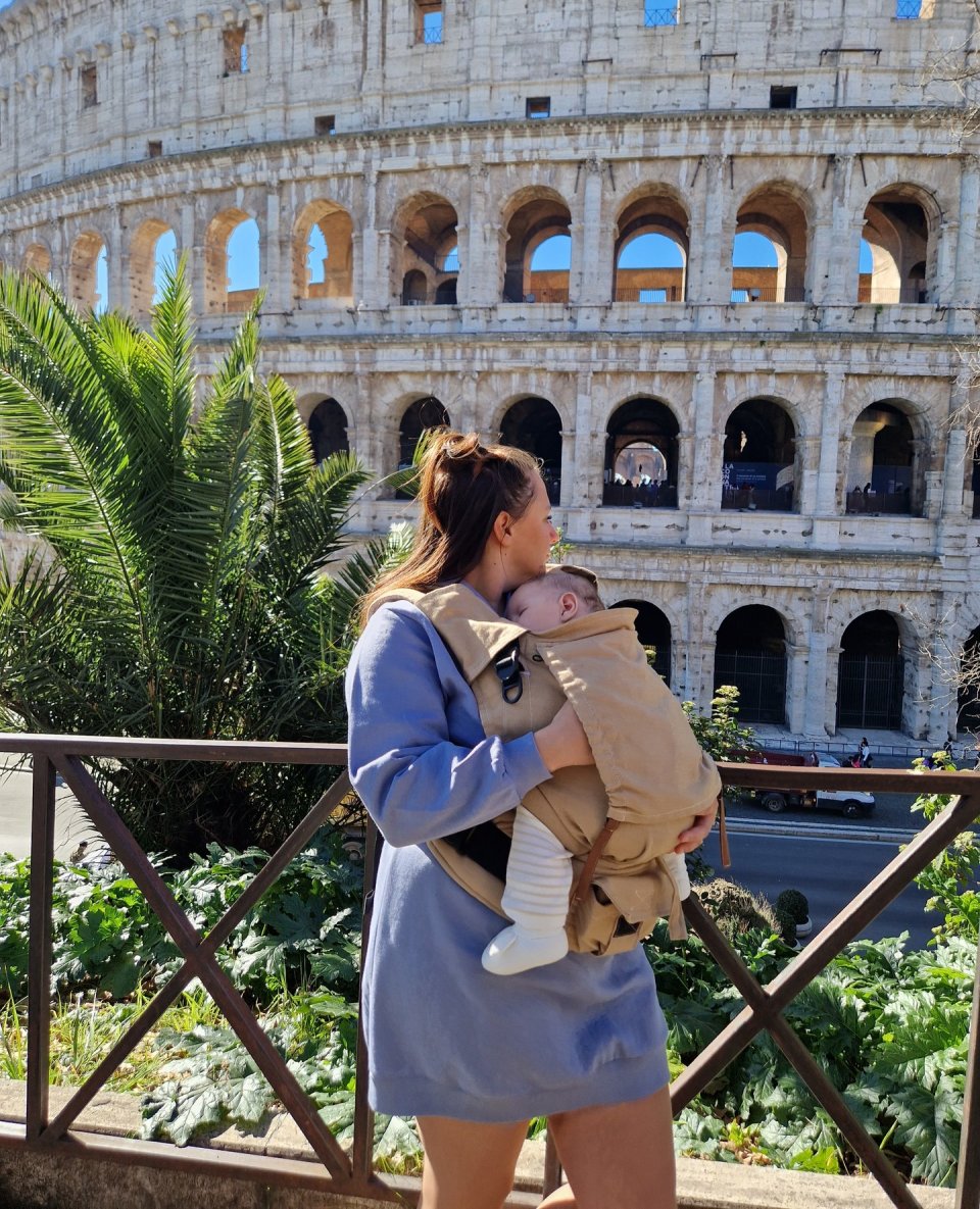 🇮🇹 Magical Italy, sun and the most faithful life partner, who is always with you thanks to the Be Lenka ergonomic carrier.

@moroccarrie loves Italy, how about you? 😉
.
.
.
.
#babywearing #babywearingitalia #belenkafamily #babylove