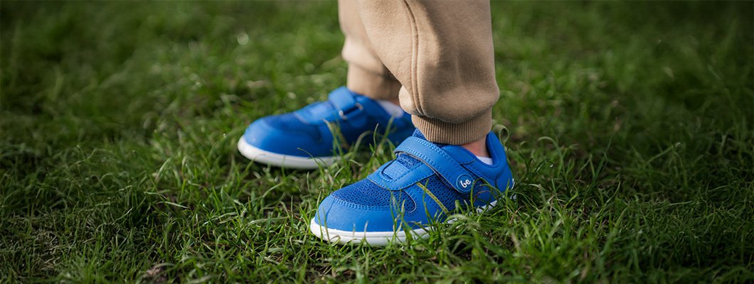 Petits pieds, grandes expériences avec les nouvelles baskets pour enfants Glade