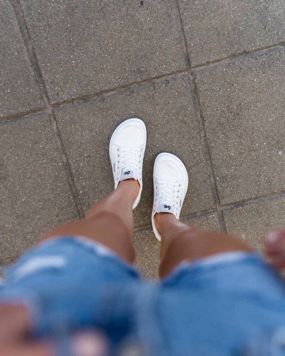 Less shoe, more freedom.
💥 Be Lenka Rebound All White – barefoot sneakers that bring you the ultimate mix of movement freedom and clean style.

✅ Anatomical shape for natural foot movement
✅ Timeless design in crisp white
✅ Ultra-lightweight, breathable & comfy
✅ Perfect for everyday wear – from city strolls to vacations

✨ Discover how shoes are supposed to feel.

#BeLenkaBarefoot #WalkNatural #StylishComfort #Summer
