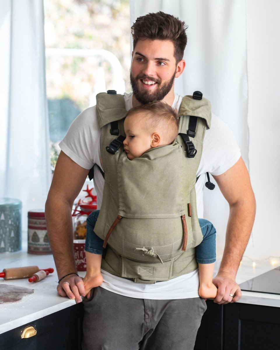 Happy Father's Day to all the amazing dads out there! 👨‍👧‍👦💙
There’s nothing quite like the bond between a father and child — and babywearing makes it even stronger.

With the Be Lenka ergonomic carrier, dads can enjoy those close, heartwarming moments while staying hands-free and on the move.

🧡 Comfortable for both baby and parent
🧡 Easy to adjust for all body types
🧡 Stylish, strong, and built for real-life adventures

Celebrate fatherhood, one step at a time.