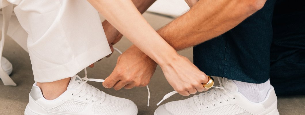 What to wear with barefoot sneakers? 5 top outfit inspirations for men