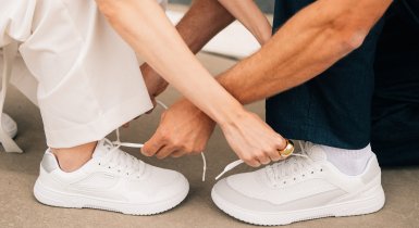 ¿Con qué combinar zapatillas barefoot? 5 top inspiraciones de atuendos para hombres
