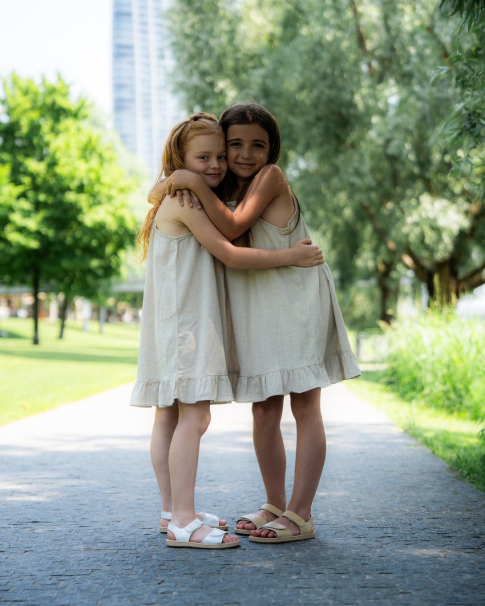 👣 Little feet, big comfort
Let your kids enjoy summer to the fullest with Be Lenka barefoot shoes – designed to support healthy foot development right from the start.

☀️ Lightweight, breathable and super flexible, our kids’ shoes offer maximum comfort and freedom of movement. The wide toe box lets their toes spread naturally – just like barefoot.

Because happy feet = happy kids. 💛