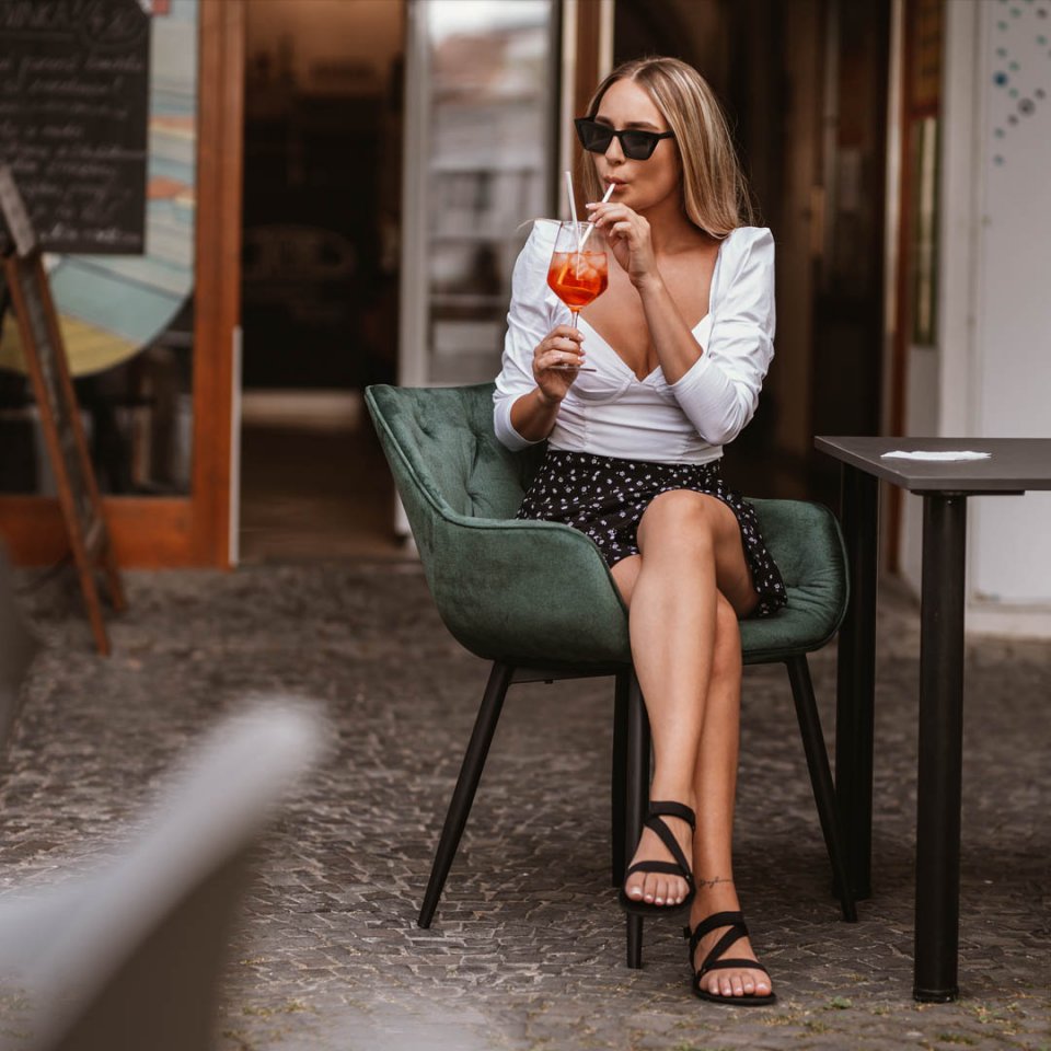 Your summer BFF just dropped ☀️
Be Lenka Flexi – light as air, soft as a breeze, and ready for every summer plan 🌴.
From beach walks to evening drink in town – they go with literally everything.
👟 NOW - 22% OFF

#belenkashoes #belenkafamily #livewithbarefootfreedom #belenka