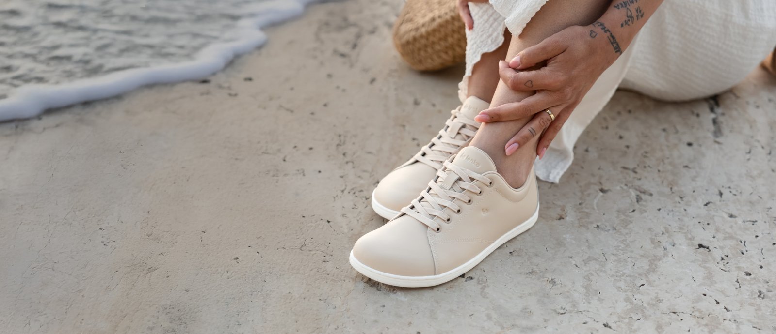 Be Lenka | Official | Zapatos barefoot, portabebés ergonómicos y bufandas para llevar niños
