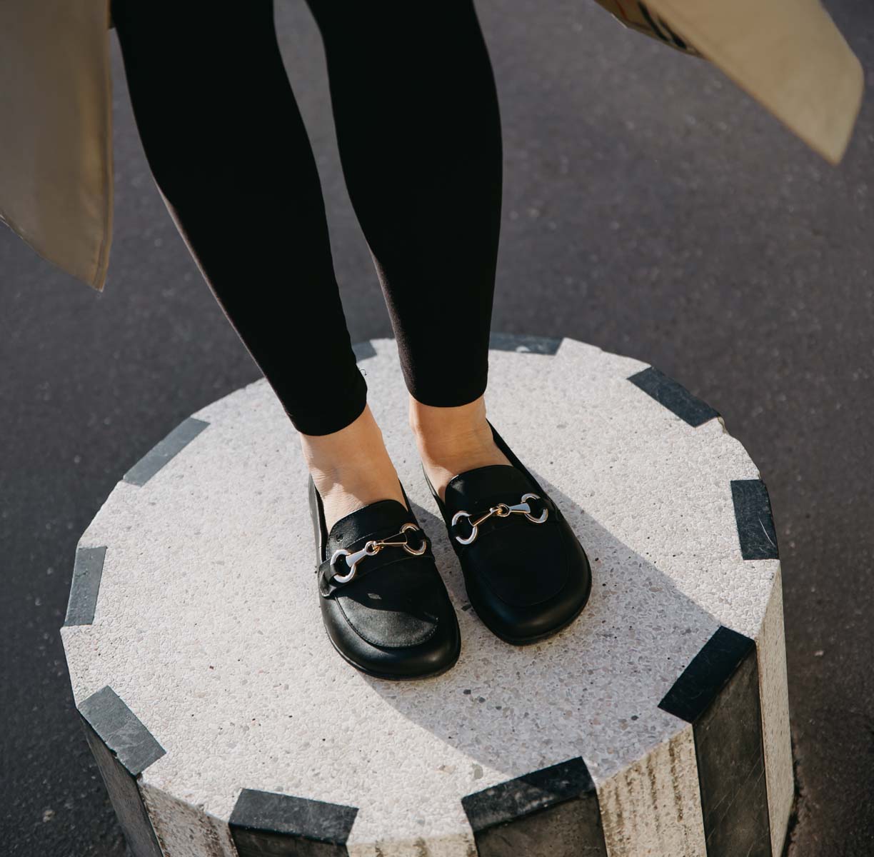 Be Lenka Viva - Black barefoot moccasins, detail of shoes on feet