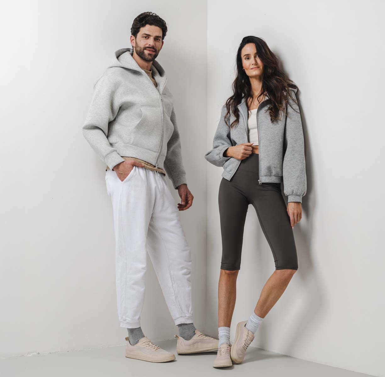 Be Lenka Velocity - Beige, baskets barefoot, photo lifestyle avec mannequins