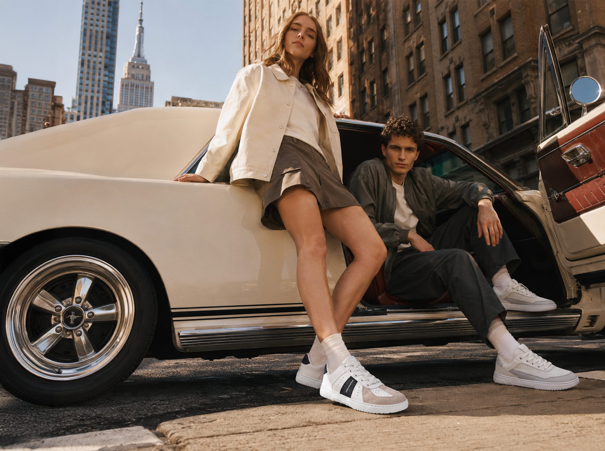 Be Lenka Mid-Season Sale banner – barefoot city sneakers with toe room, natural movement and clean style at special prices