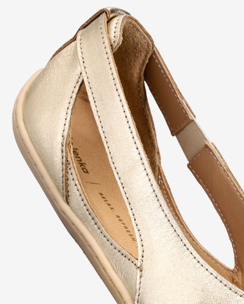 Be Lenka Bellissima 3.0 - zlaté, barefoot balerínky, detail na remienok z uhla