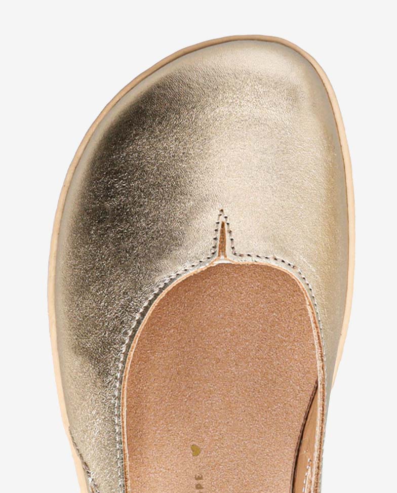 Be Lenka Bellissima 3.0 - zlaté, barefoot balerínky, detail na špičku zhora