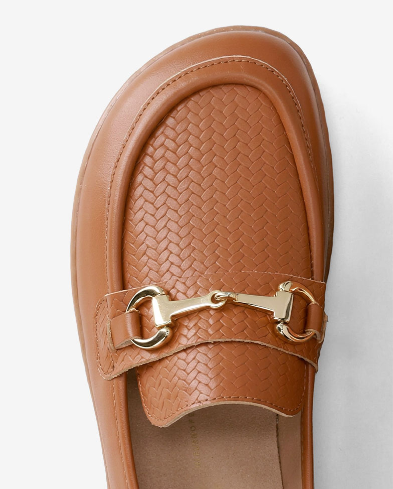 Be Lenka Divella - biscuit, barefoot moccasins, buckle detail