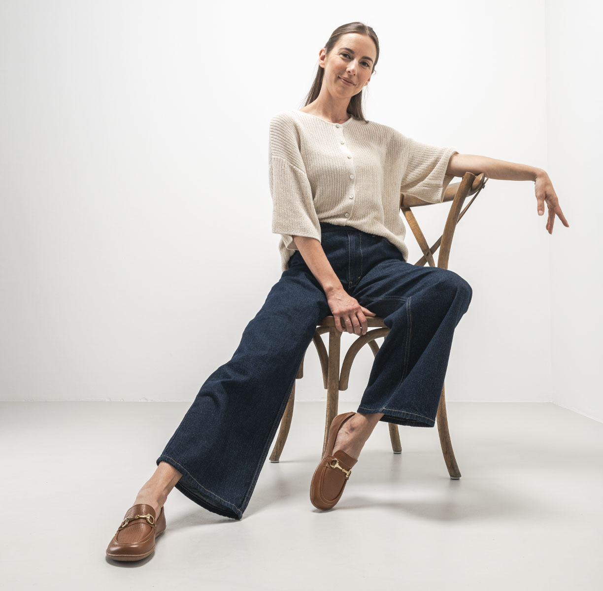 Be Lenka Divella - galleta, mocasines barefoot, foto lifestyle