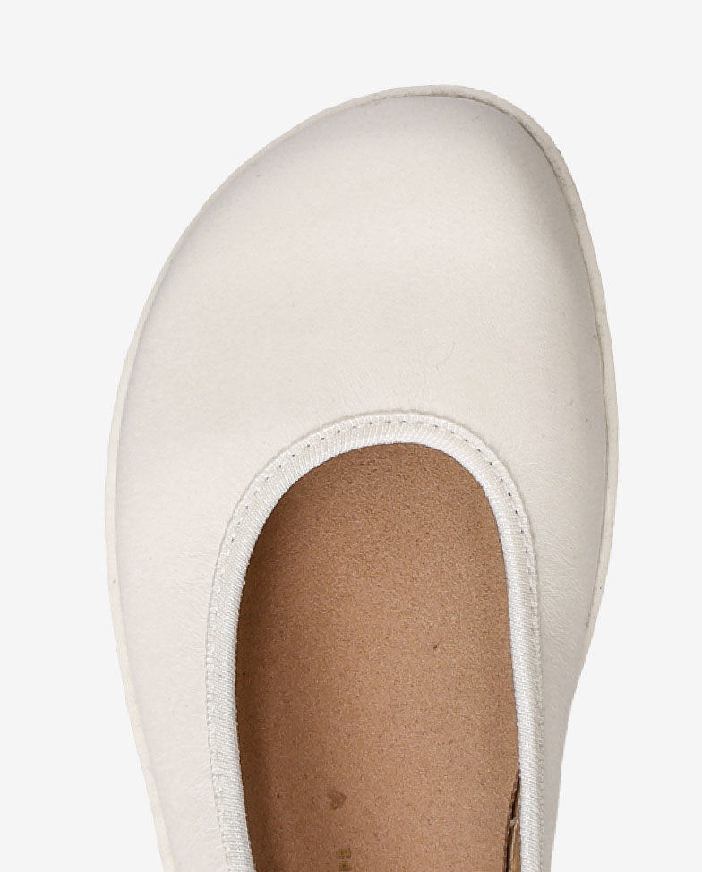 Be Lenka Sophelia - off white, barefoot ballet flats, toe detail top view