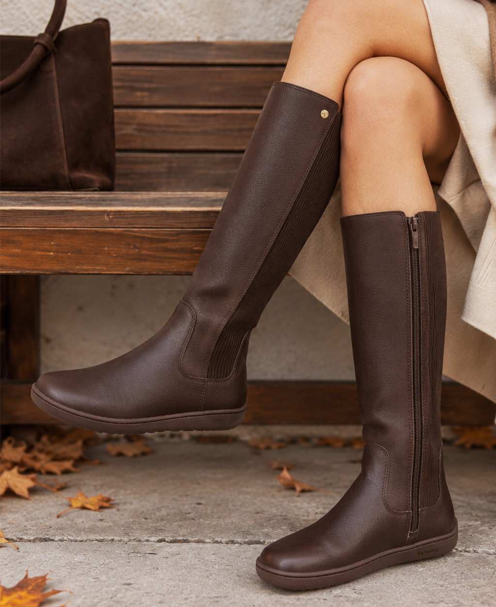 Damen Stiefel Be Lenka Symphony - Detail der Füße auf einer Bank