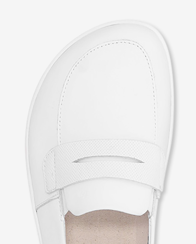 Be Lenka Buena - All White, barefoot moccasins, toe box detail